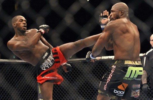 Jon-Jones-Rampage-Jackson-Video-Submission-UFC-Fight-Choke-Out-135-500x327