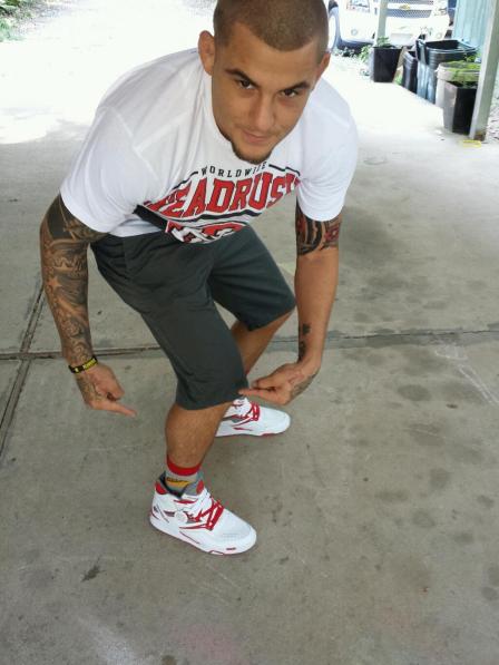 BUIhKJgCUAAnjxr.jpg-large