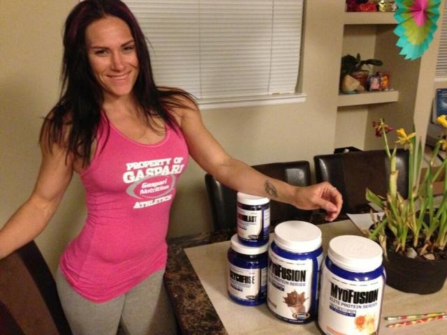 cat-zingano-elbowed-in-head-by-caraway